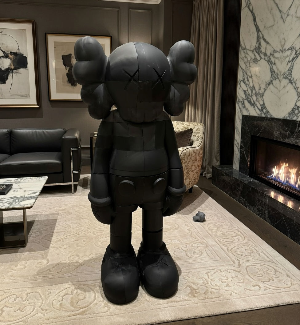 Figura Kaws 1.20m a tamaño real