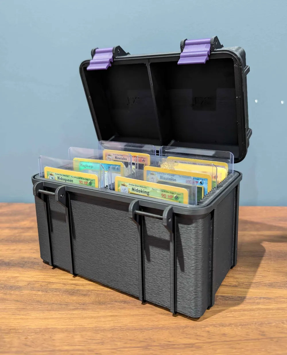 Caja de almacenamiento para tarjetas coleccionables Top Loader (50 tarjetas)